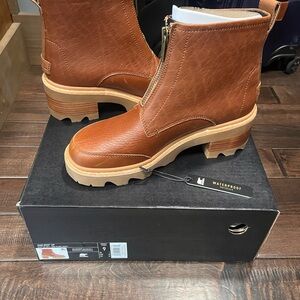 Sorel Joan Now Zip Booties